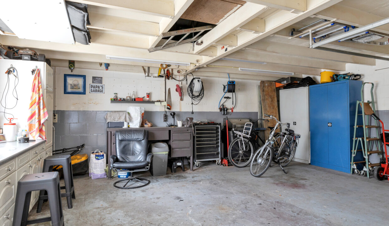 11-Garage-02