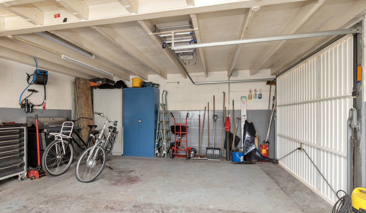 11-Garage-04